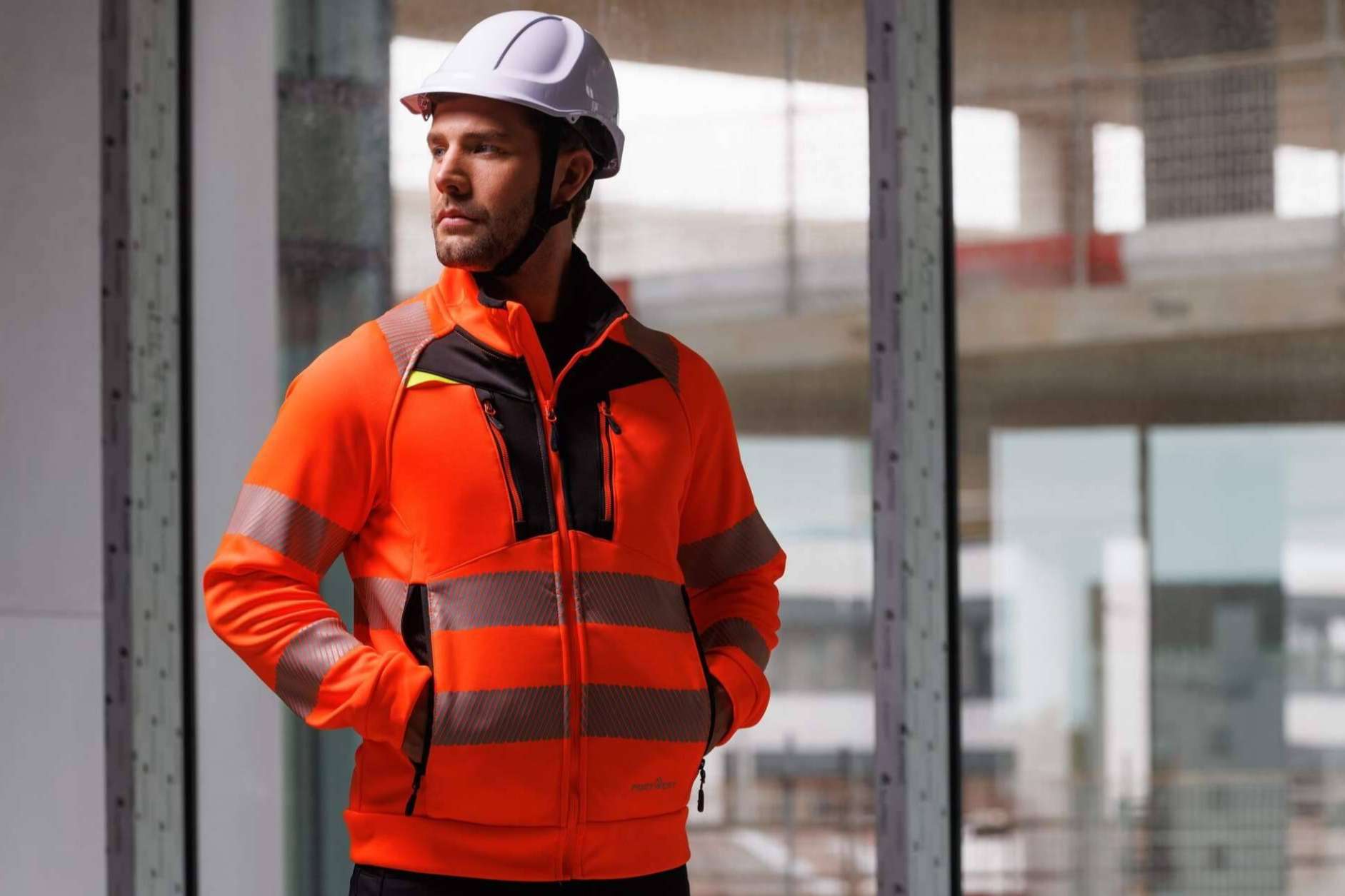 Uniforma, especialistas en ropa de trabajo de alta visibilidad personalizadas con logo de empresa