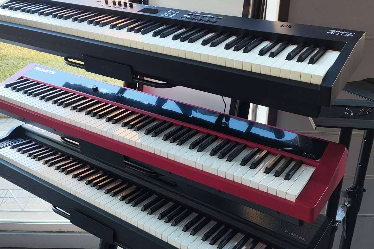 Promúsica refuerza su oferta de pianos digitales con las mejores marcas del mercado