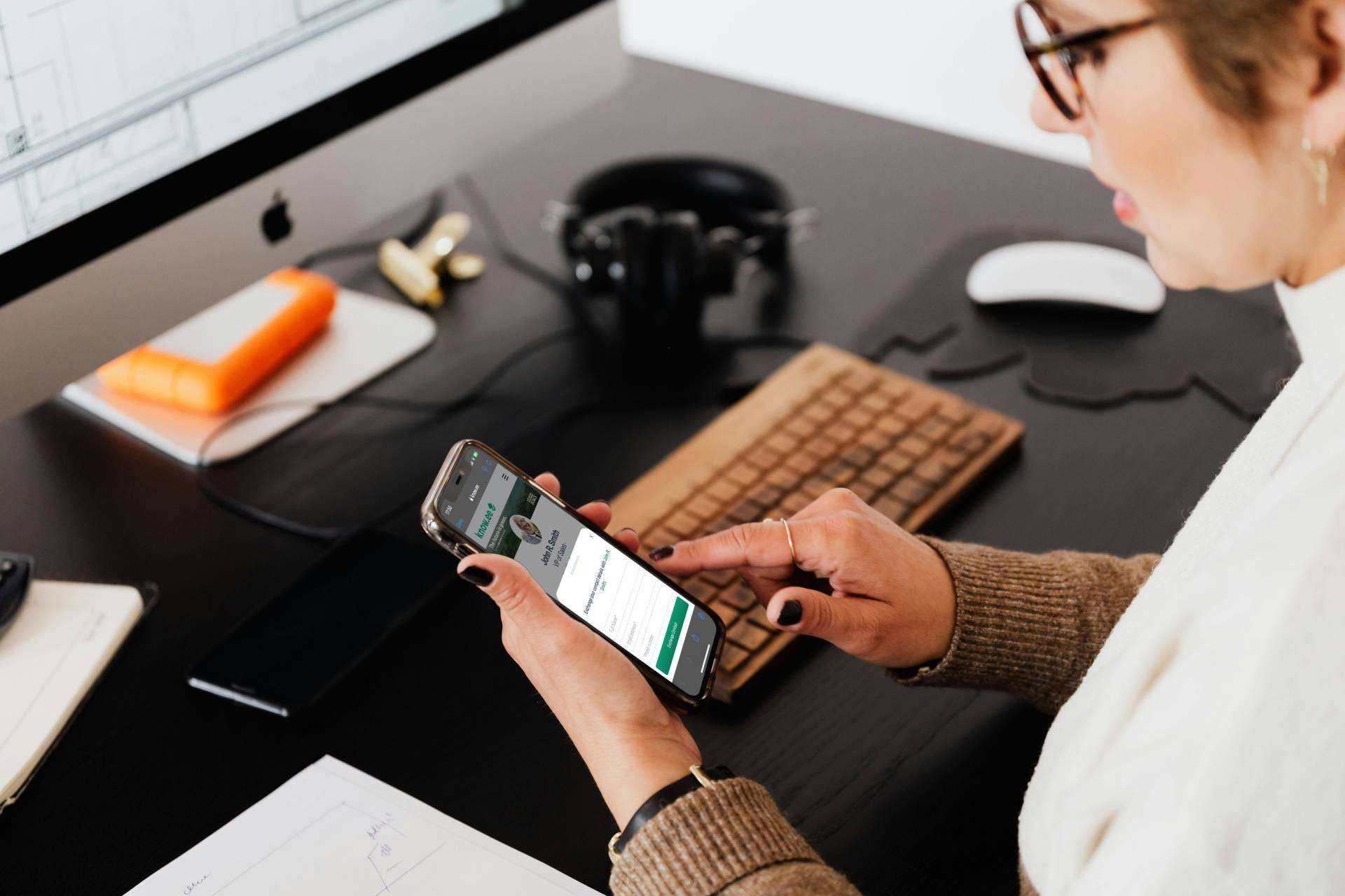 Conocer la nueva funcionalidad de Knowee; ‘Intercambio de Contacto’ la forma más rápida de conectar