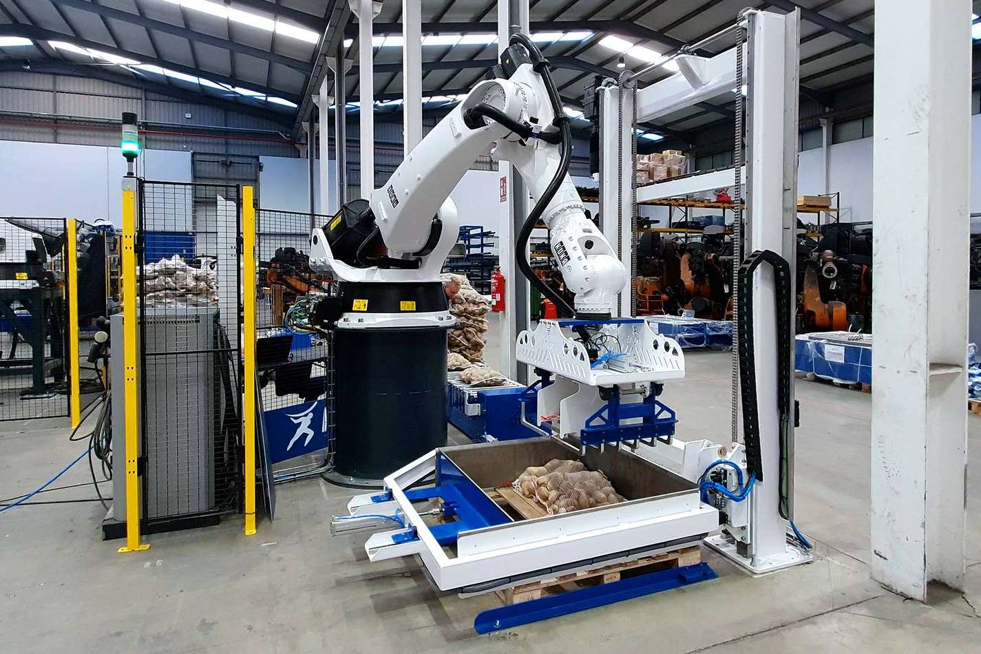 Atlas Robots automatiza el paletizado de sacos en espacio reducido