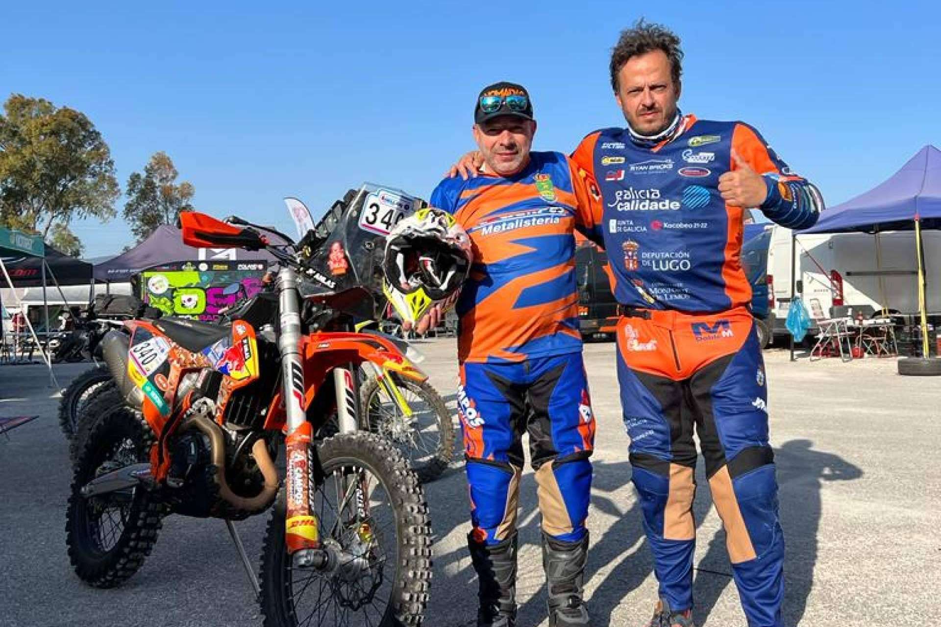 Diseño y funcionalidad; la apuesta de ADHESIVOSEMBARRADOS por la ropa de motocross personalizada