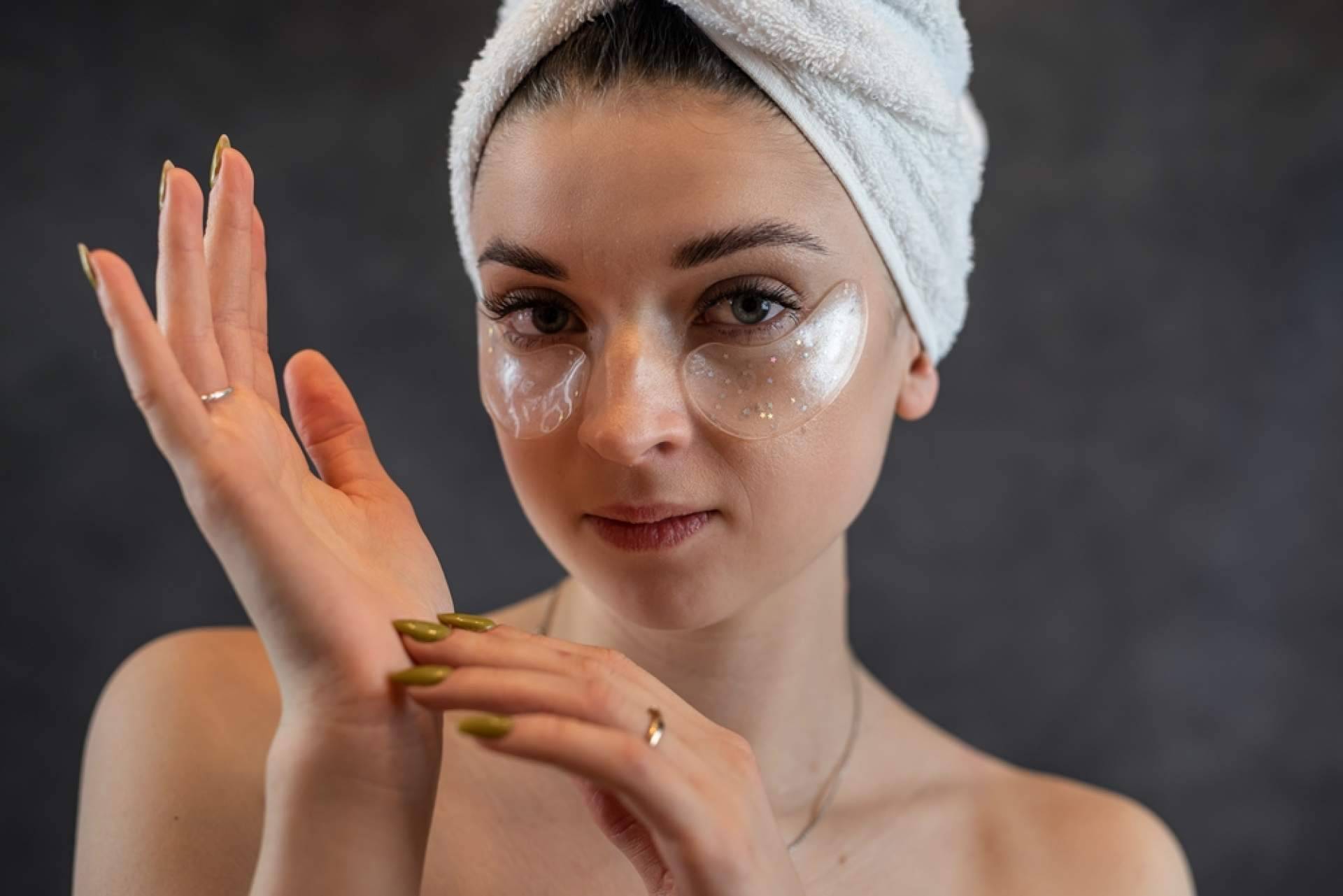 Centro Estética El Pilar ofrece el tratamiento de relleno de ojeras con ácido hialurónico en Madrid