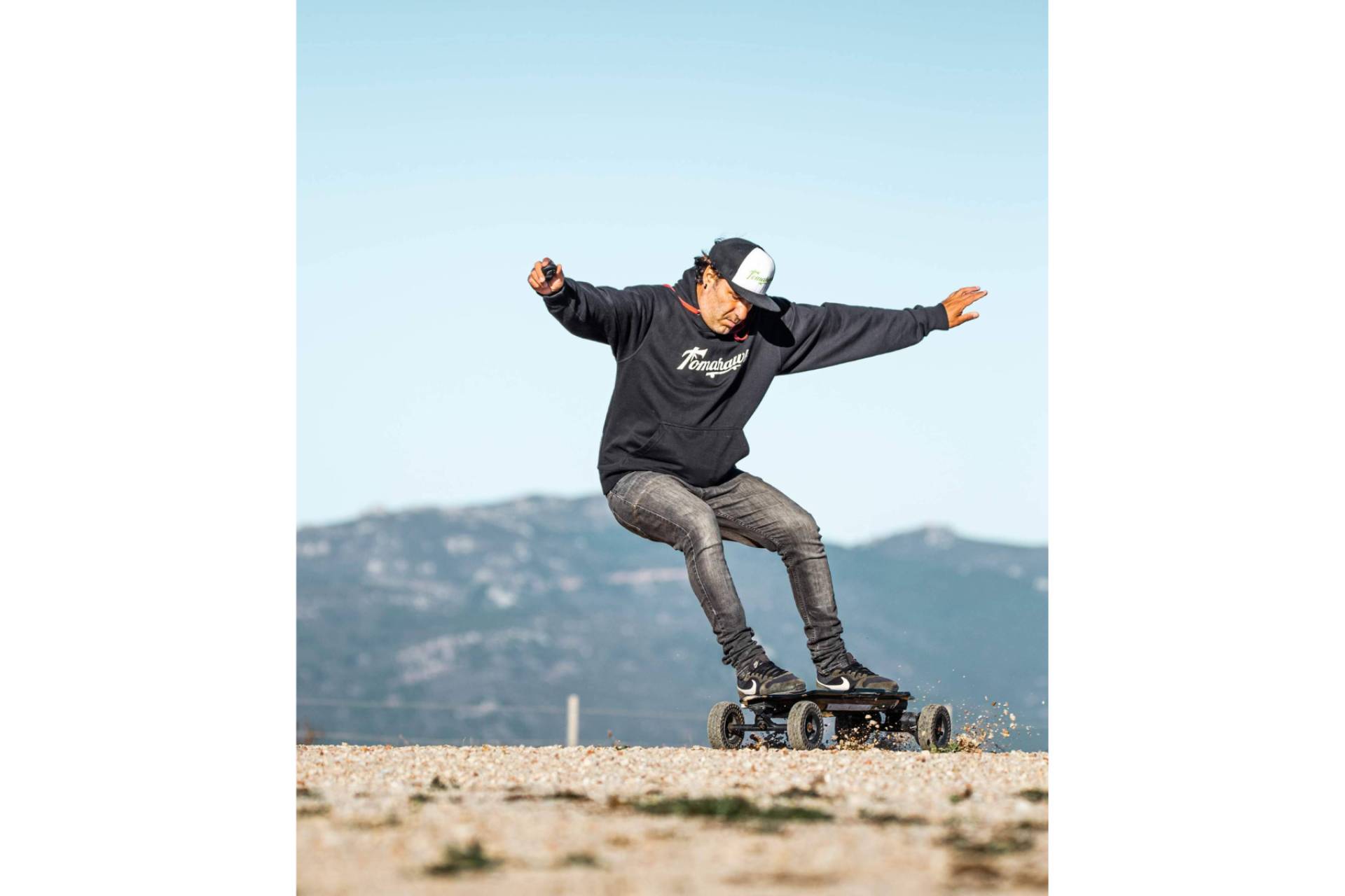 Tomahawk Skateboards presenta su nueva línea de skateboards eléctricos de alta tecnología