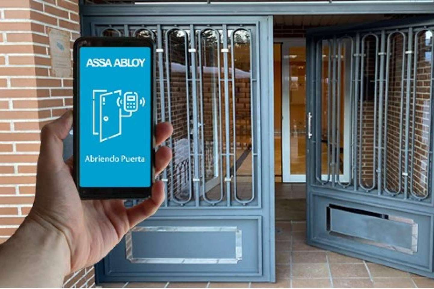 Comunidades de propietarios más accesibles y seguras con puertas automáticas