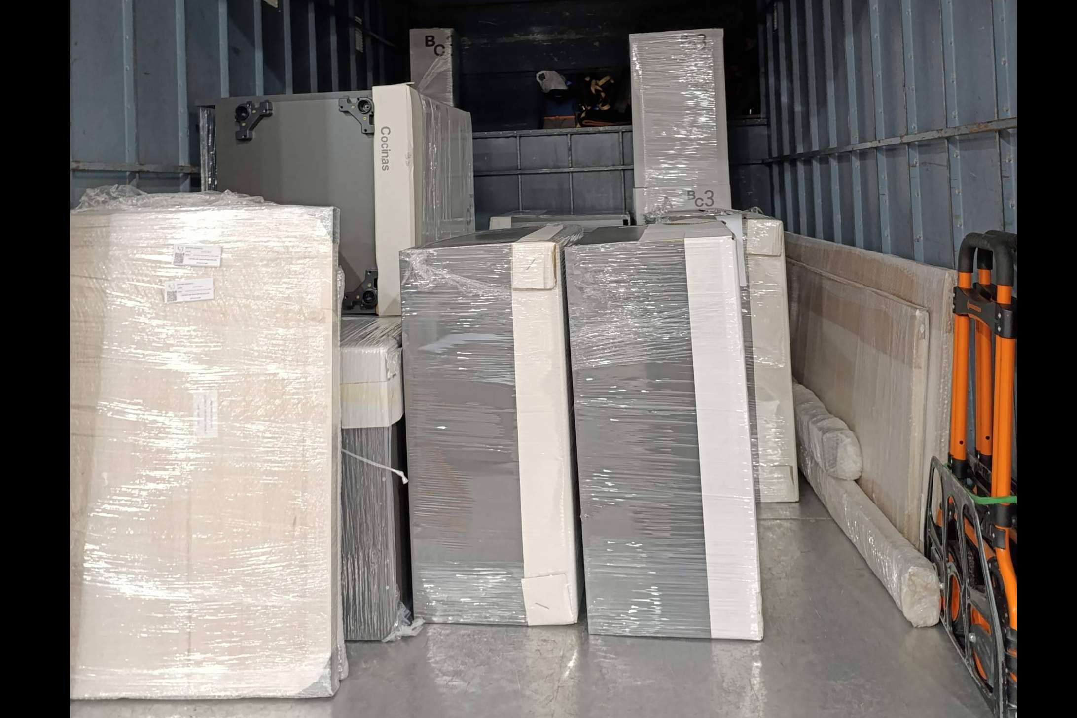 Servicios de mudanzas y guardamuebles en Granada con almacén logístico