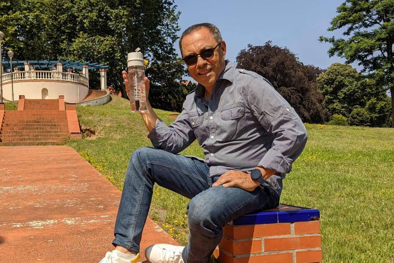 Ozeanic revoluciona la purificación del agua con su innovadora botella potabilizadora