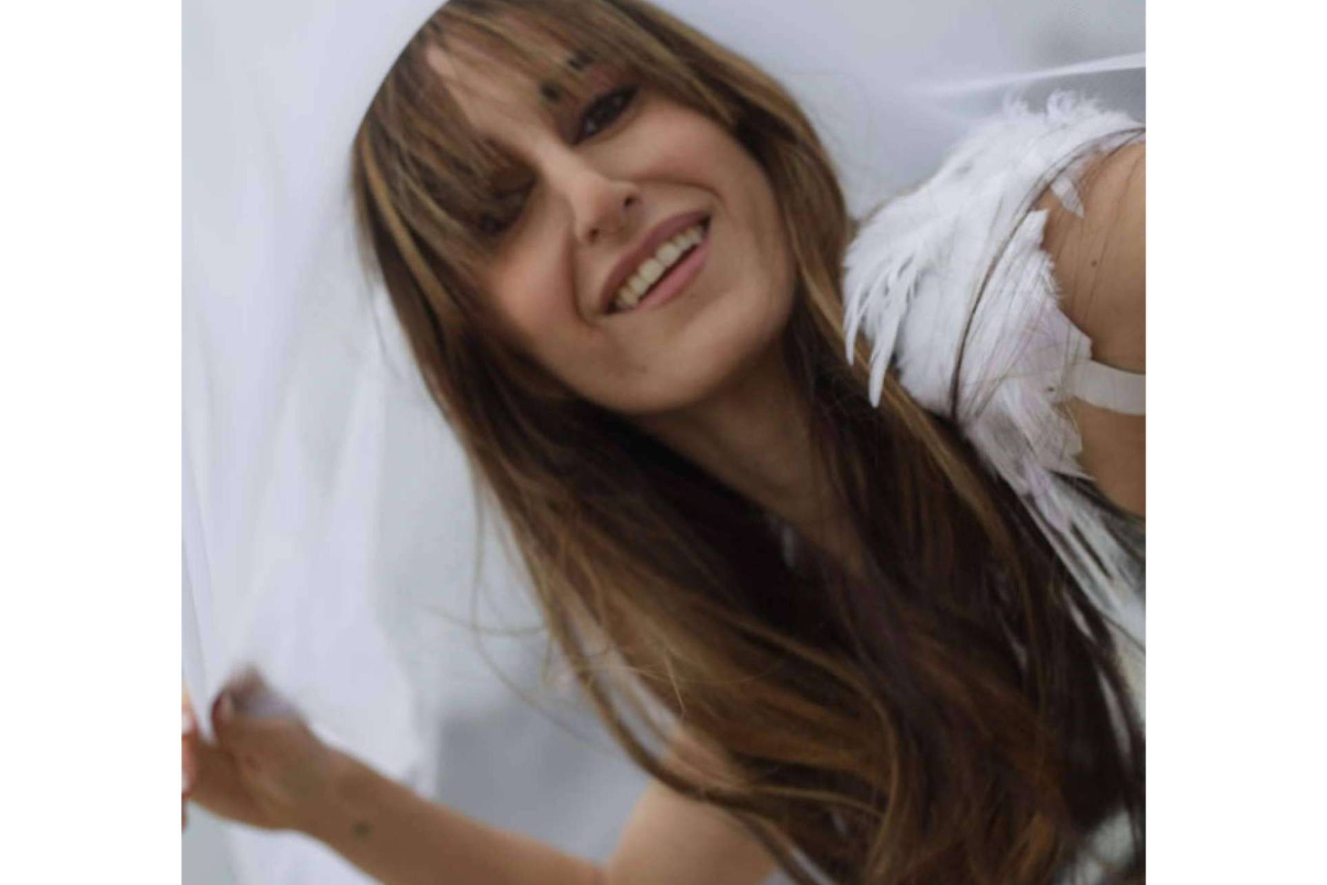 ‘Yo, manifestadora’, el libro de Valerïa Sayas que profundiza en el arte de la manifestación consciente
