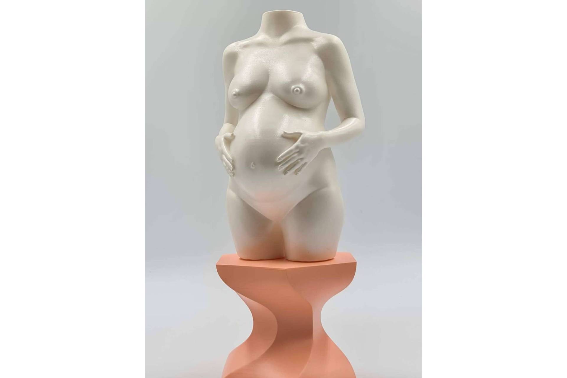 BustosPersonalizados transforma el embarazo en arte con ‘Escultura de tu embarazo’