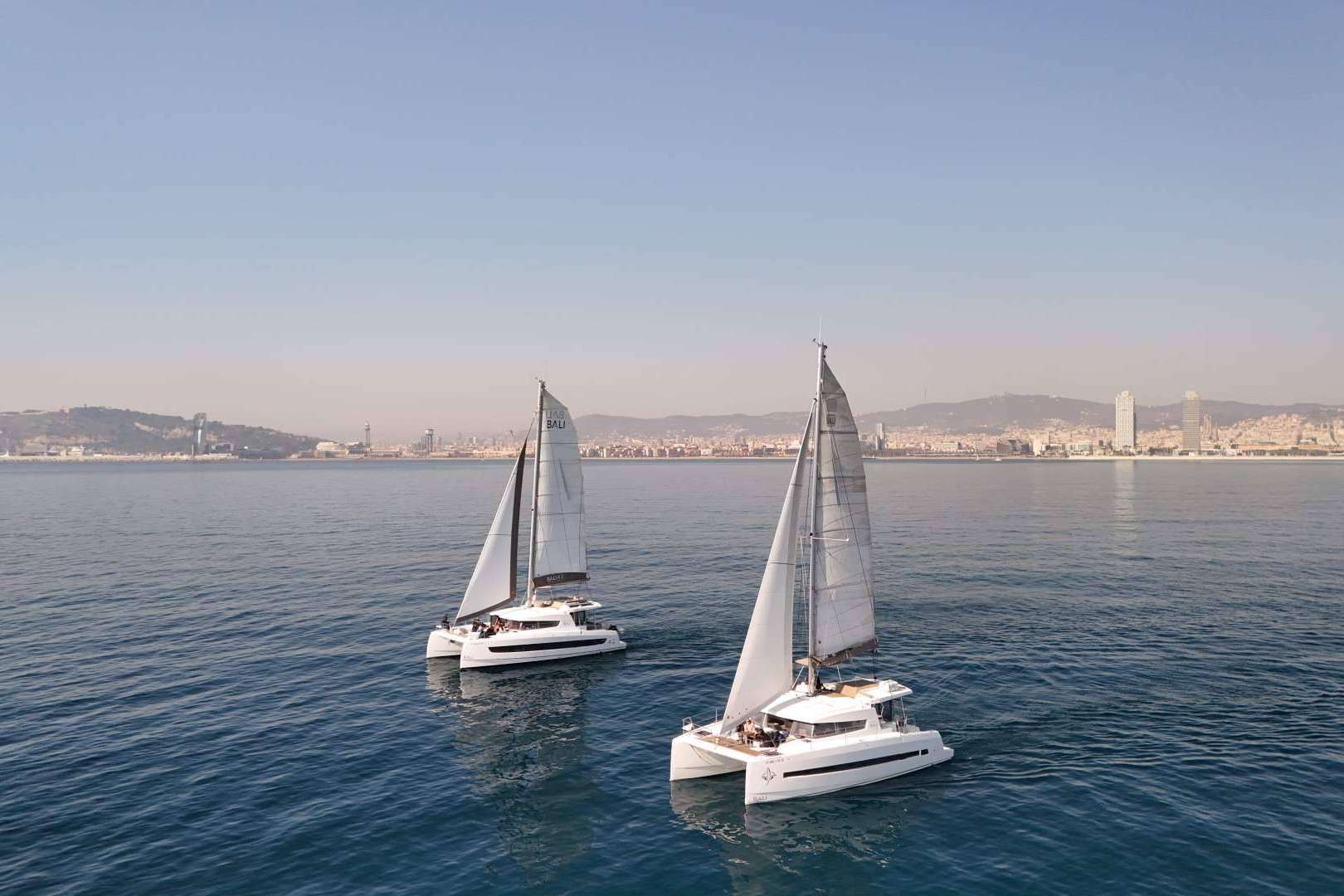 La magia de navegar en mayo por Barcelona con Sondevela