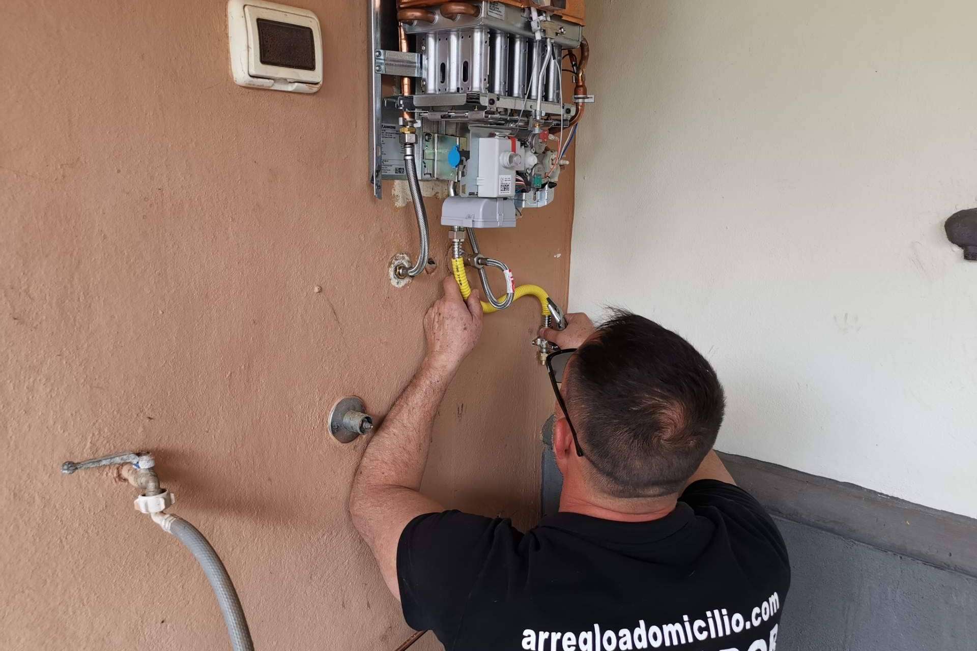 Reparación profesional de calentador a gas y termos sin salir de casa con Arreglo a Domicilio