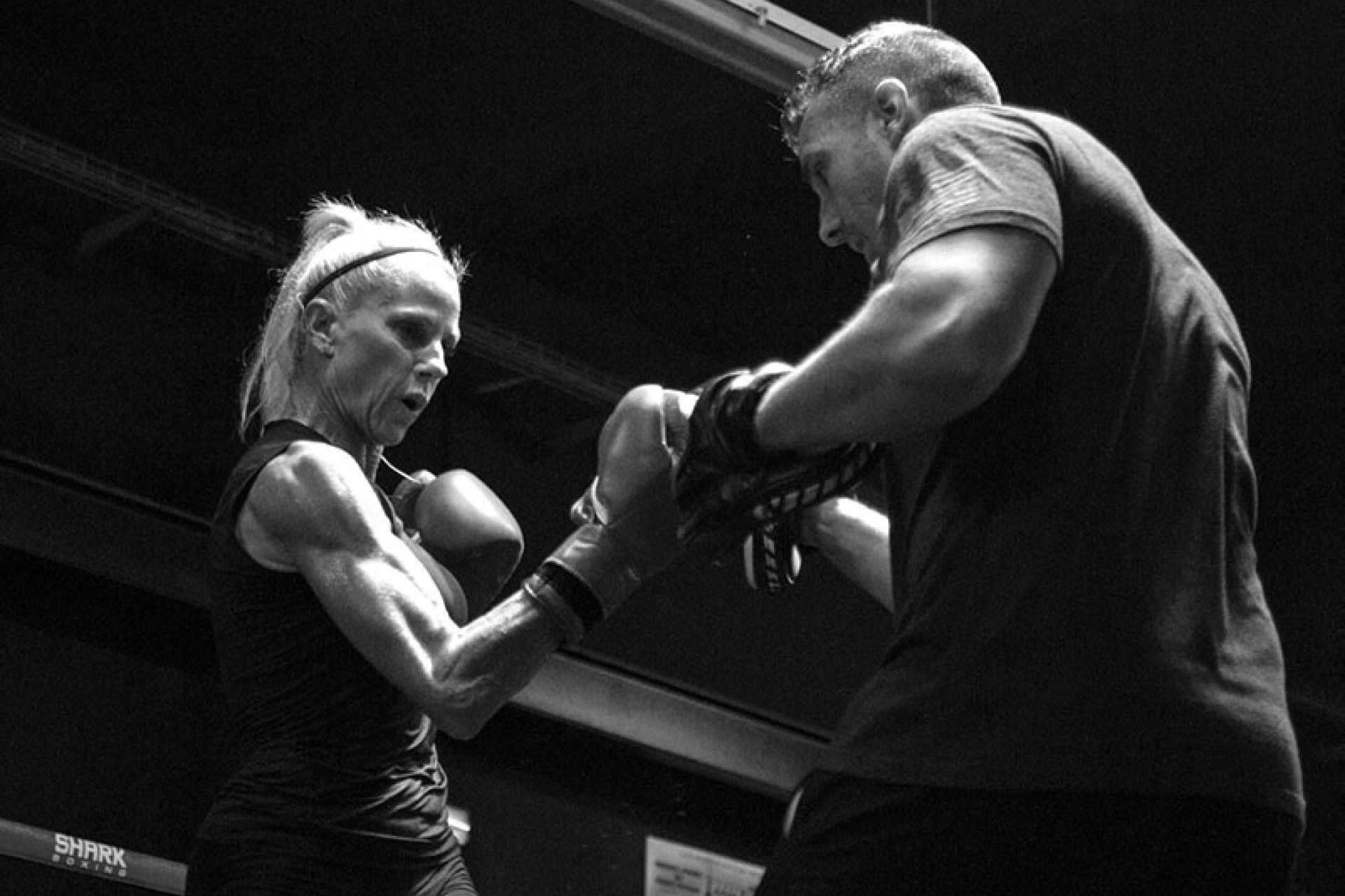 Entrena en Barcelona ofrece entrenamiento personalizado de boxeo y crossfight en el corazón de Poblenou