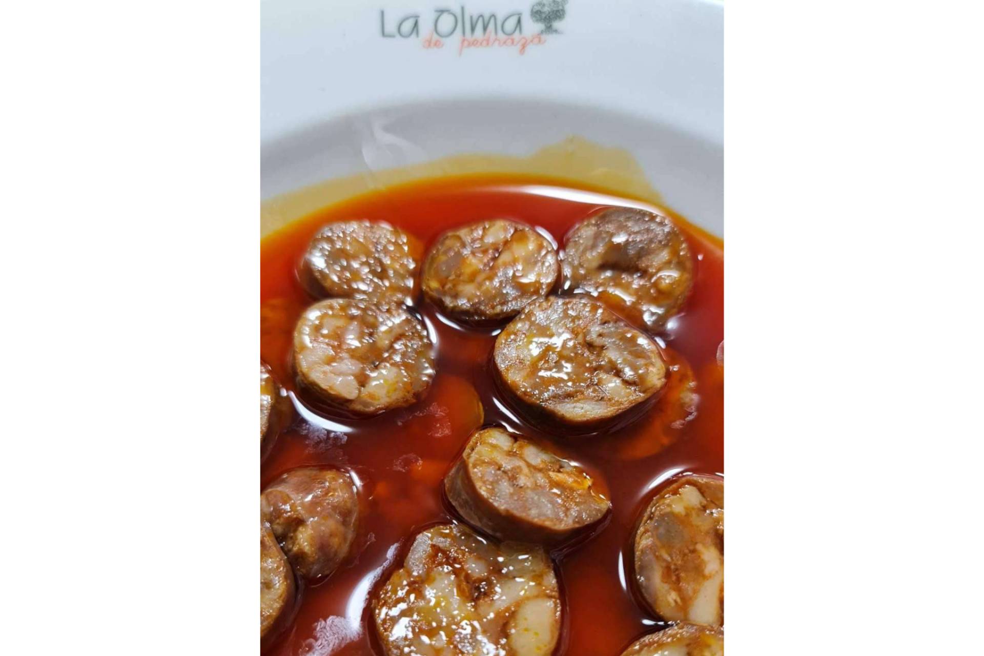 La Olma ofrece una experiencia única con su comida casera y tradicional en España