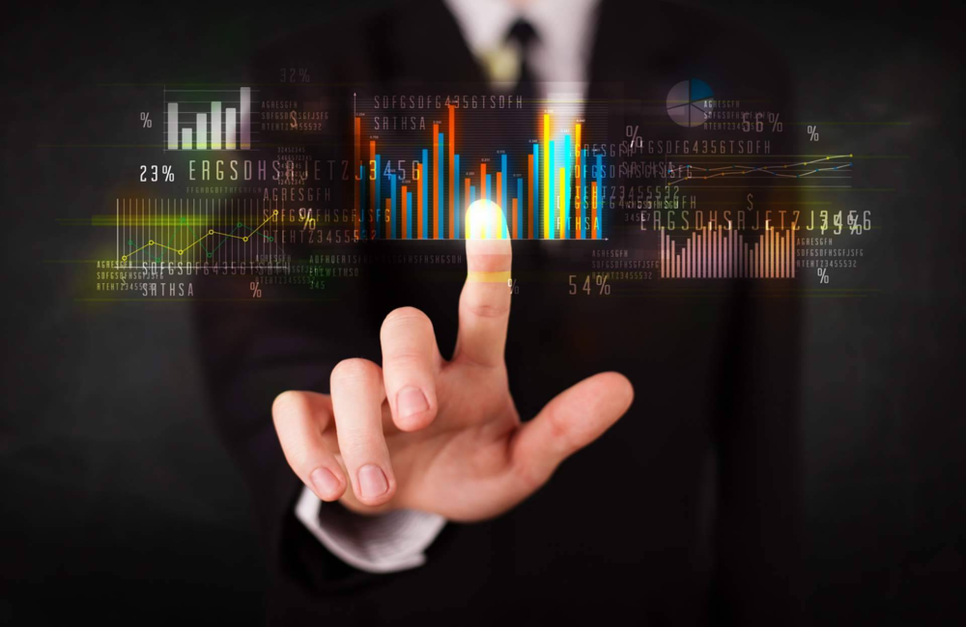 Herramientas de análisis de datos; centro de control energético para el administrador del futuro de Multienergía Verde