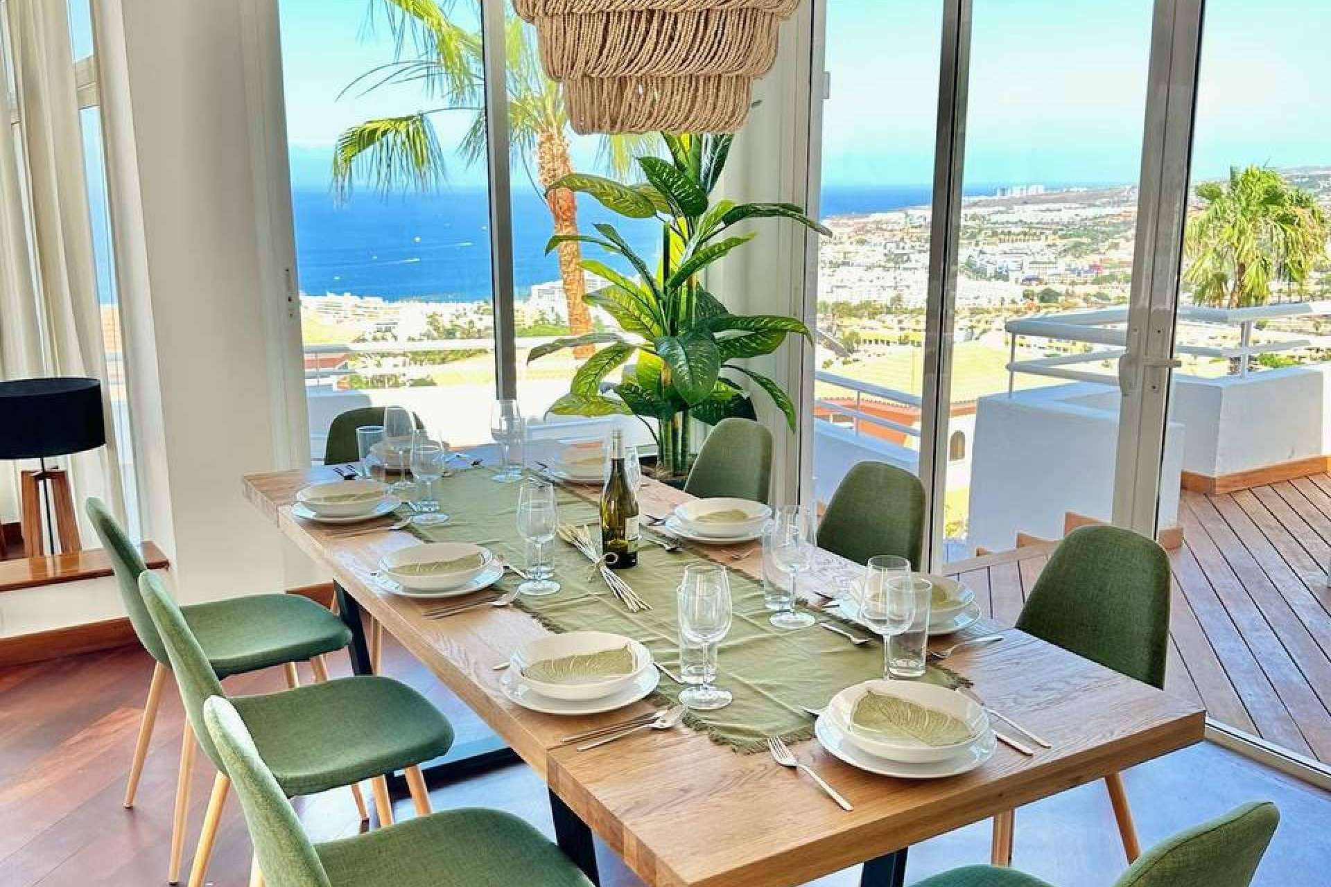 Canarias.com ofrece alquiler de coches y reservas de villas de lujo en Tenerife
