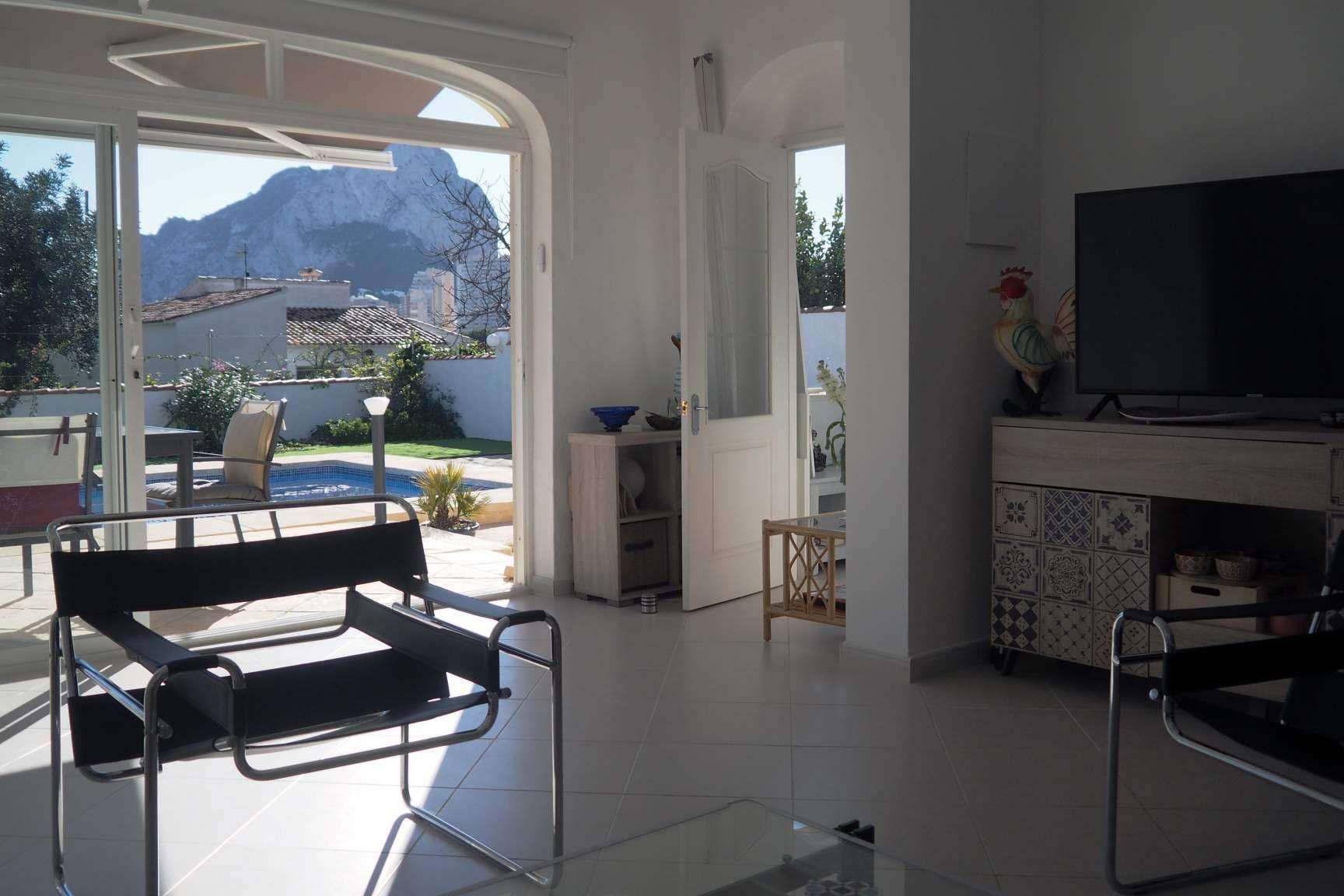 Alquileres Agatha Martínez Soria ofrece villas y apartamentos con piscina en Calpe y alrededores