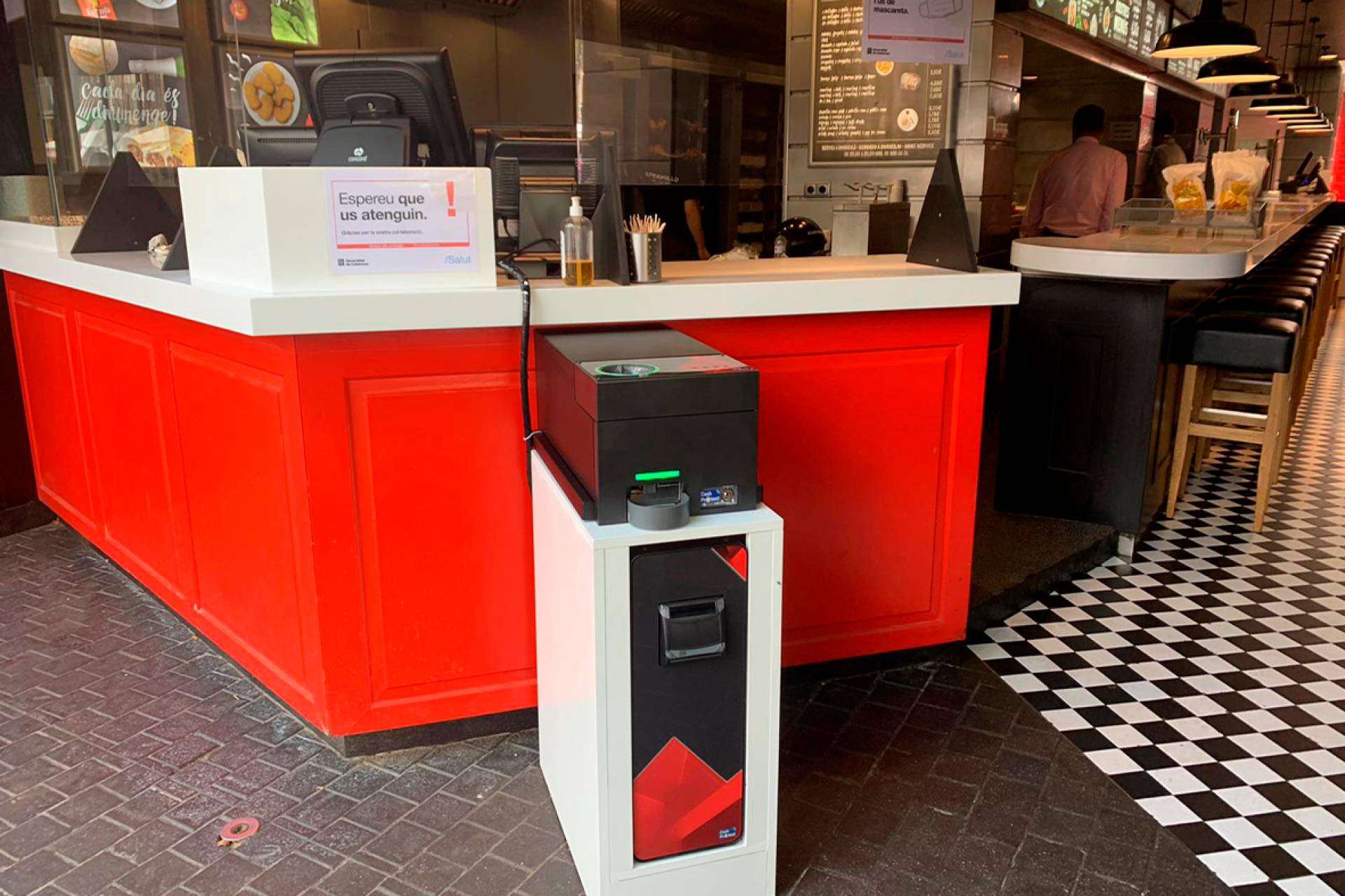 Máquina de cobro automático, una solución clave para mejorar la eficiencia en el punto de venta