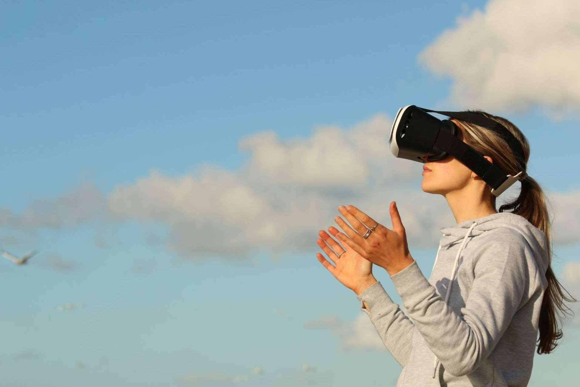 Realidad virtual y neuroestimulación; así se reinventa el tratamiento de adicciones