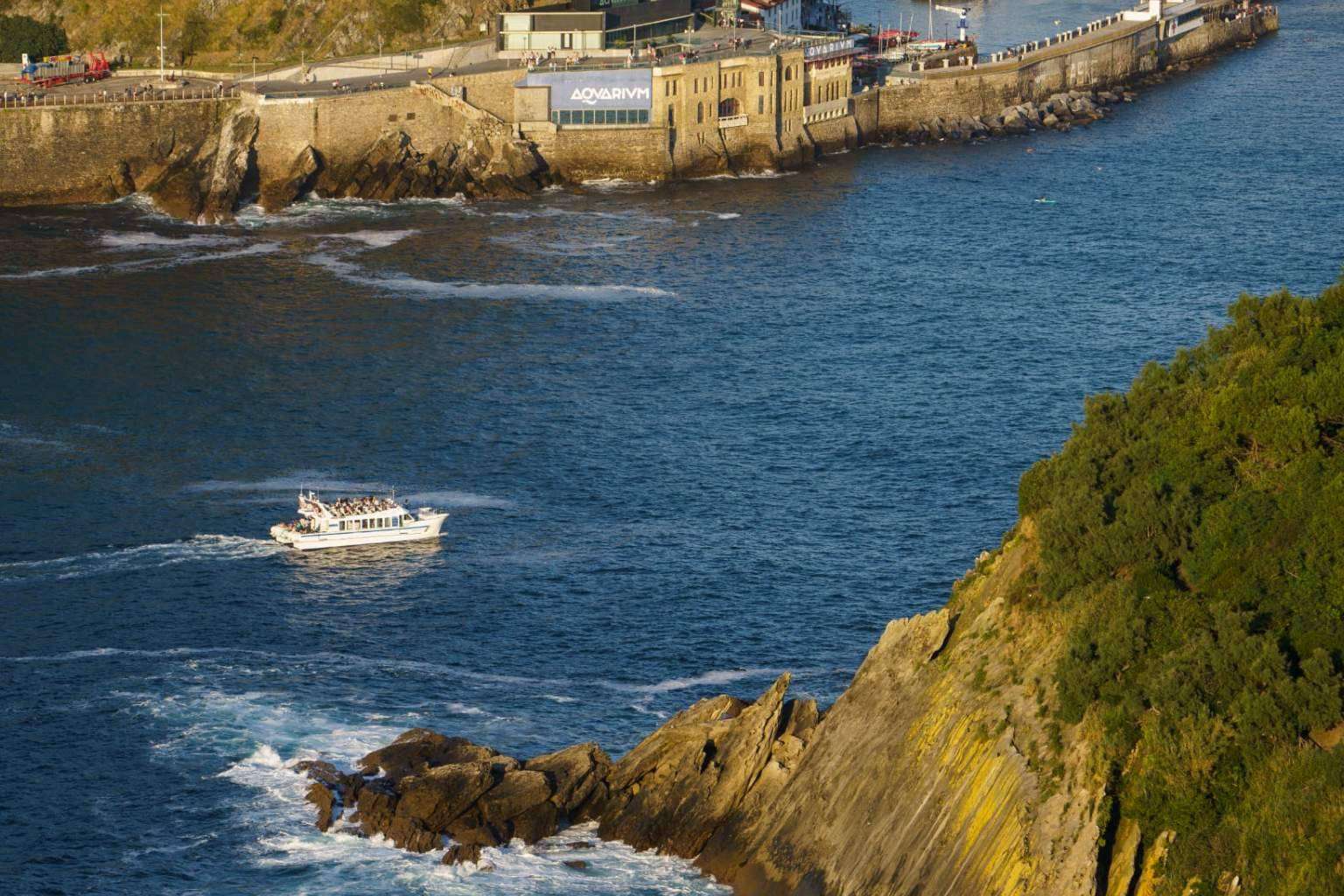 Navegar en silencio, respirar sin emisiones; el nuevo rumbo marítimo de San Sebastián