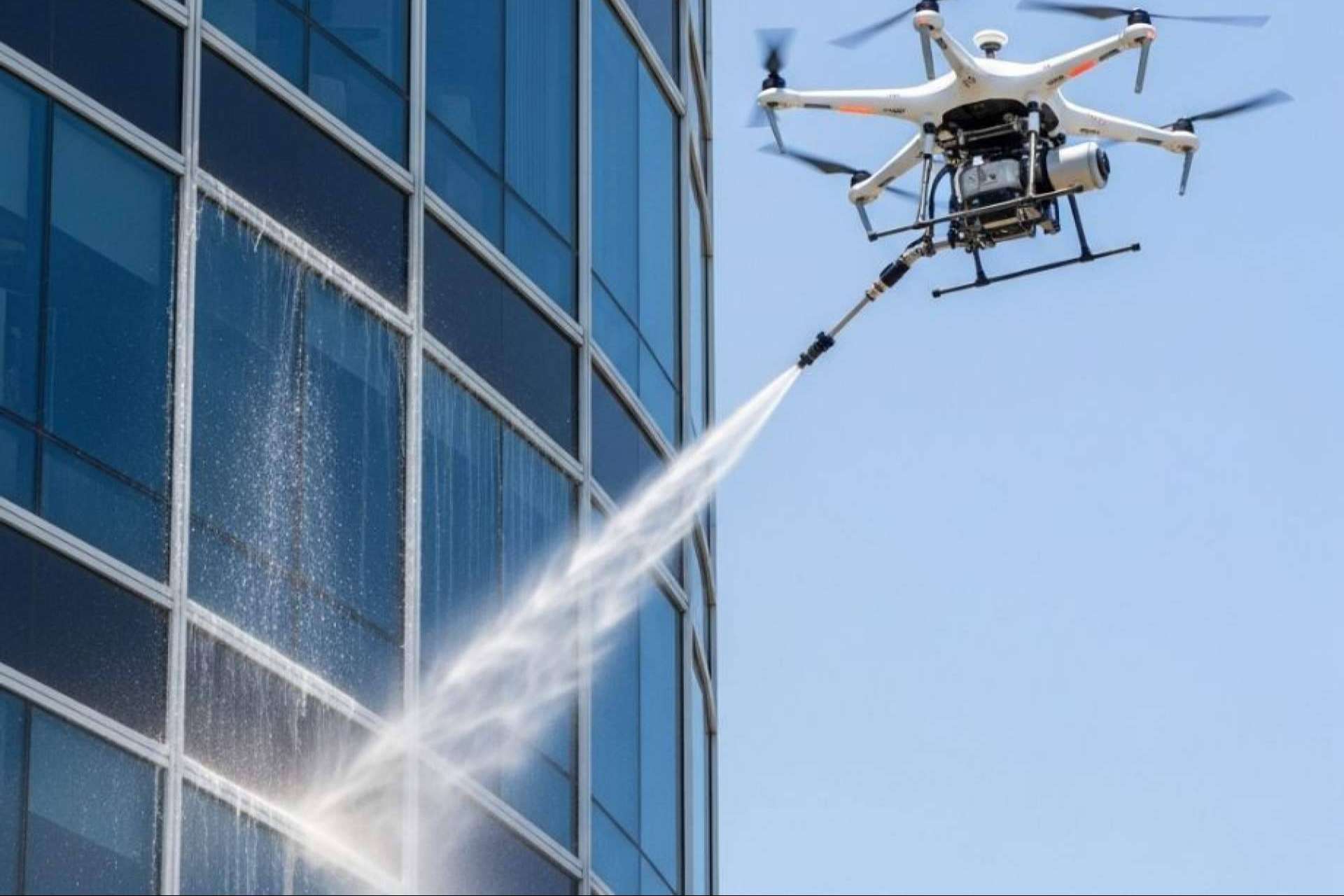 Galvañ Lacados lanza su nuevo servicio de limpieza de fachadas con drones