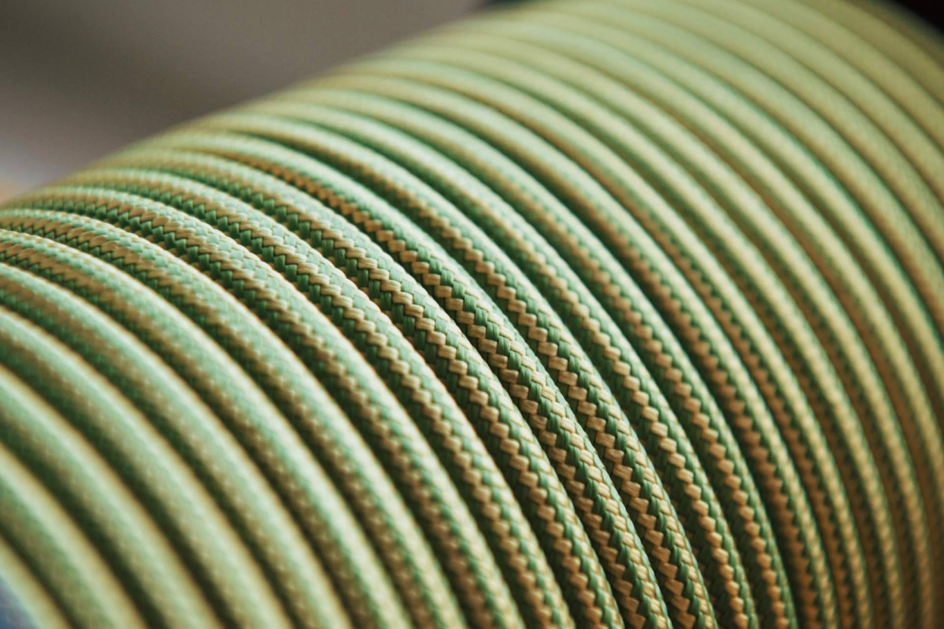 Cablelamp ofrece cables textiles artesanales para lámparas decorativas y funcionales