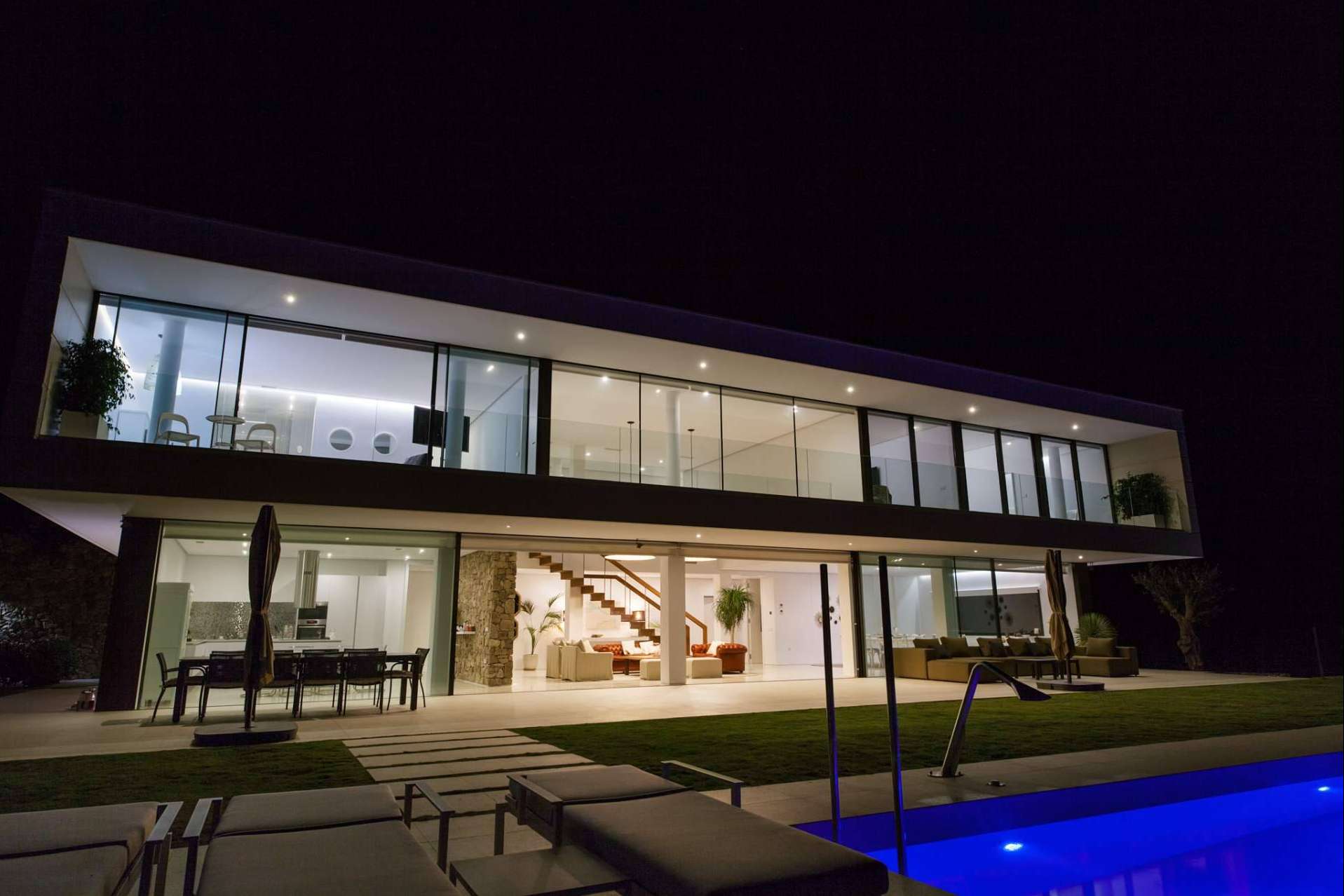 Villa Alkaram ofrece una experiencia vacacional de lujo con piscina privada y jacuzzi en Zahara de los Atunes