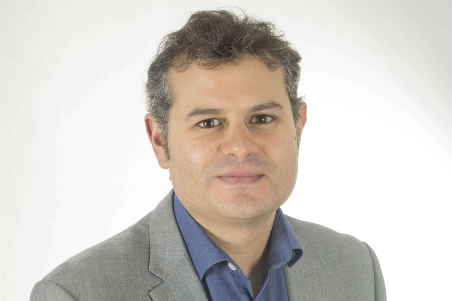 La depresión no es el origen del problema, Rubén Camacho propone una terapia que va a la raíz del malestar