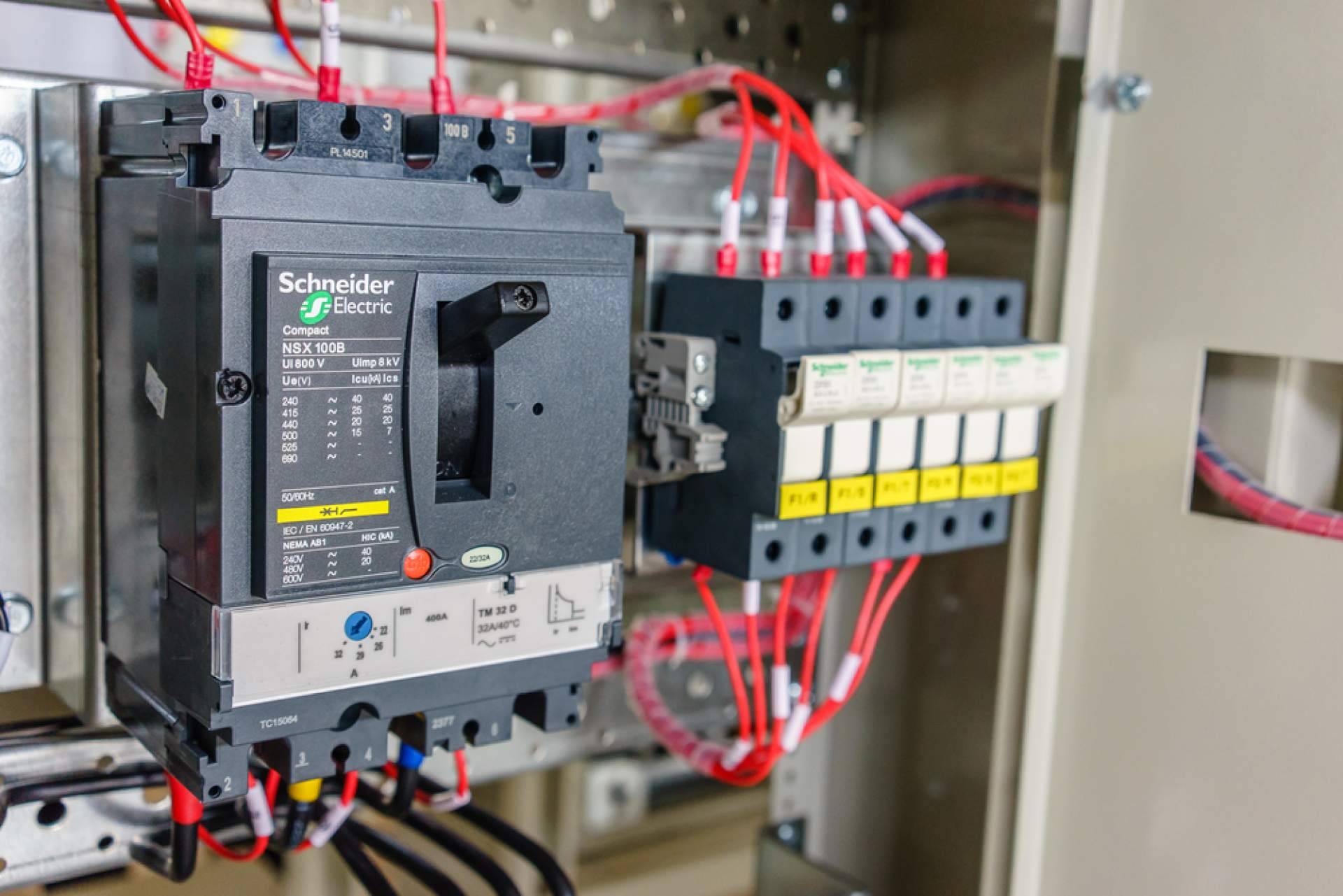 Cadenza Electric destaca en el mercado online con magnetotérmico Schneider a precios competitivos