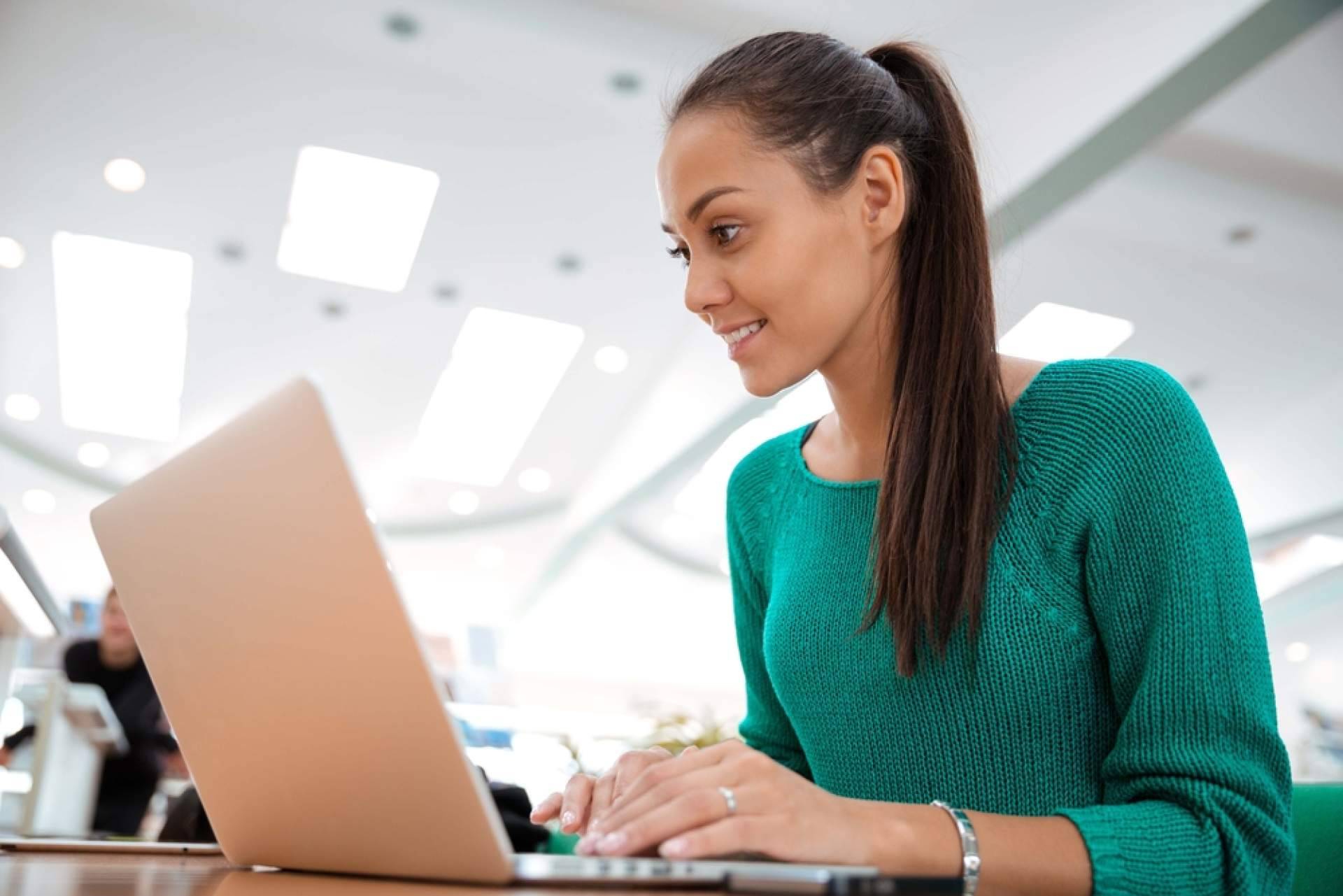 ESIE ofrece un MBA online flexible en España con tutor personal, carrera profesional y acceso a becas especiales