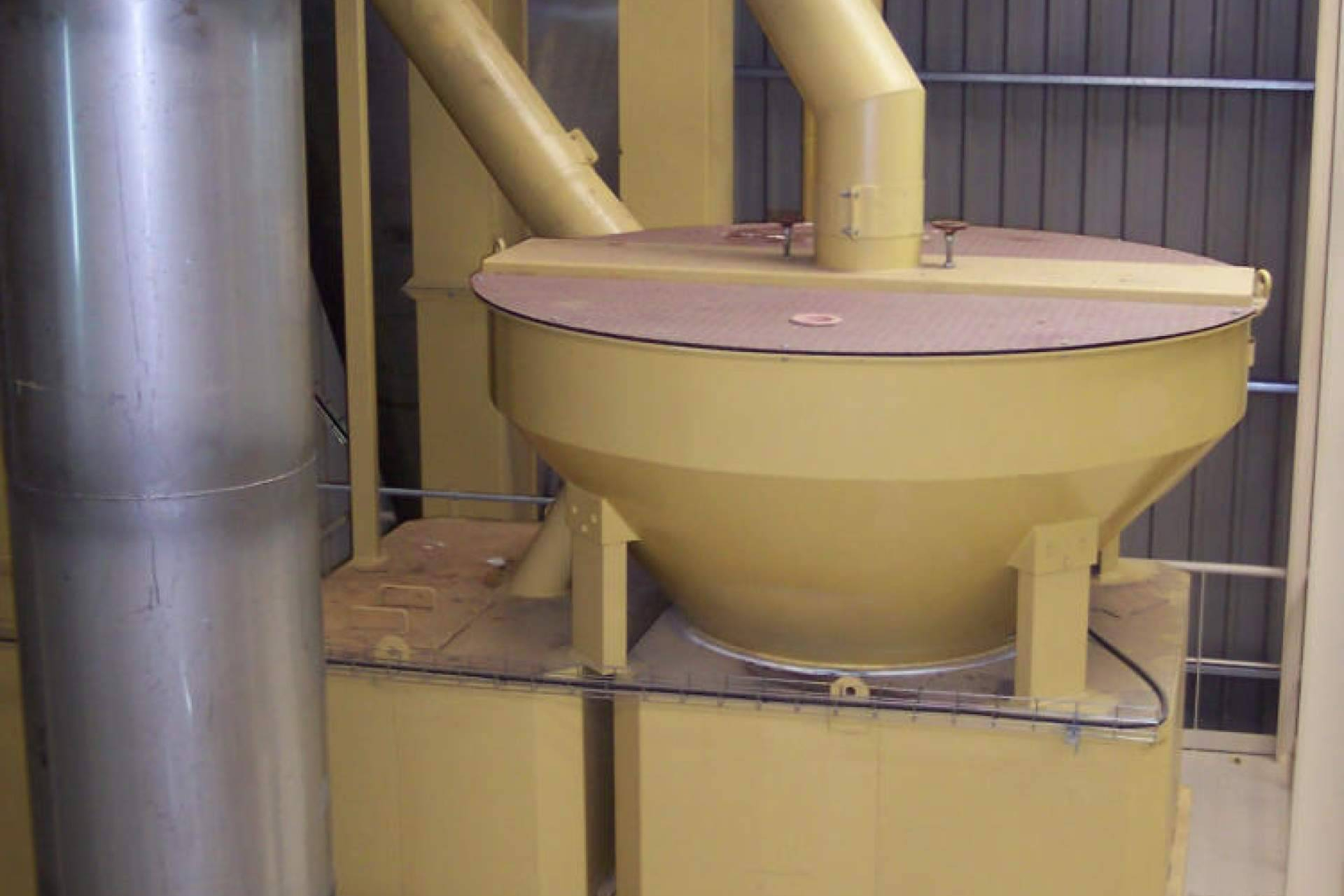 Cribas circulares con tamiz simple o doble; diseño y fabricación propia de CM Barreal