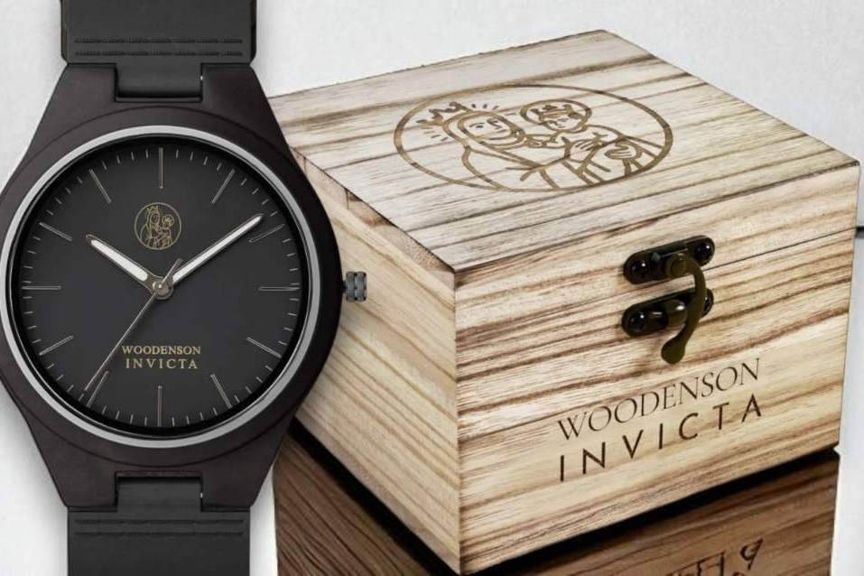 Un reloj dedicado a la Virgen de la Almudena combina elegancia y cultura madrileña