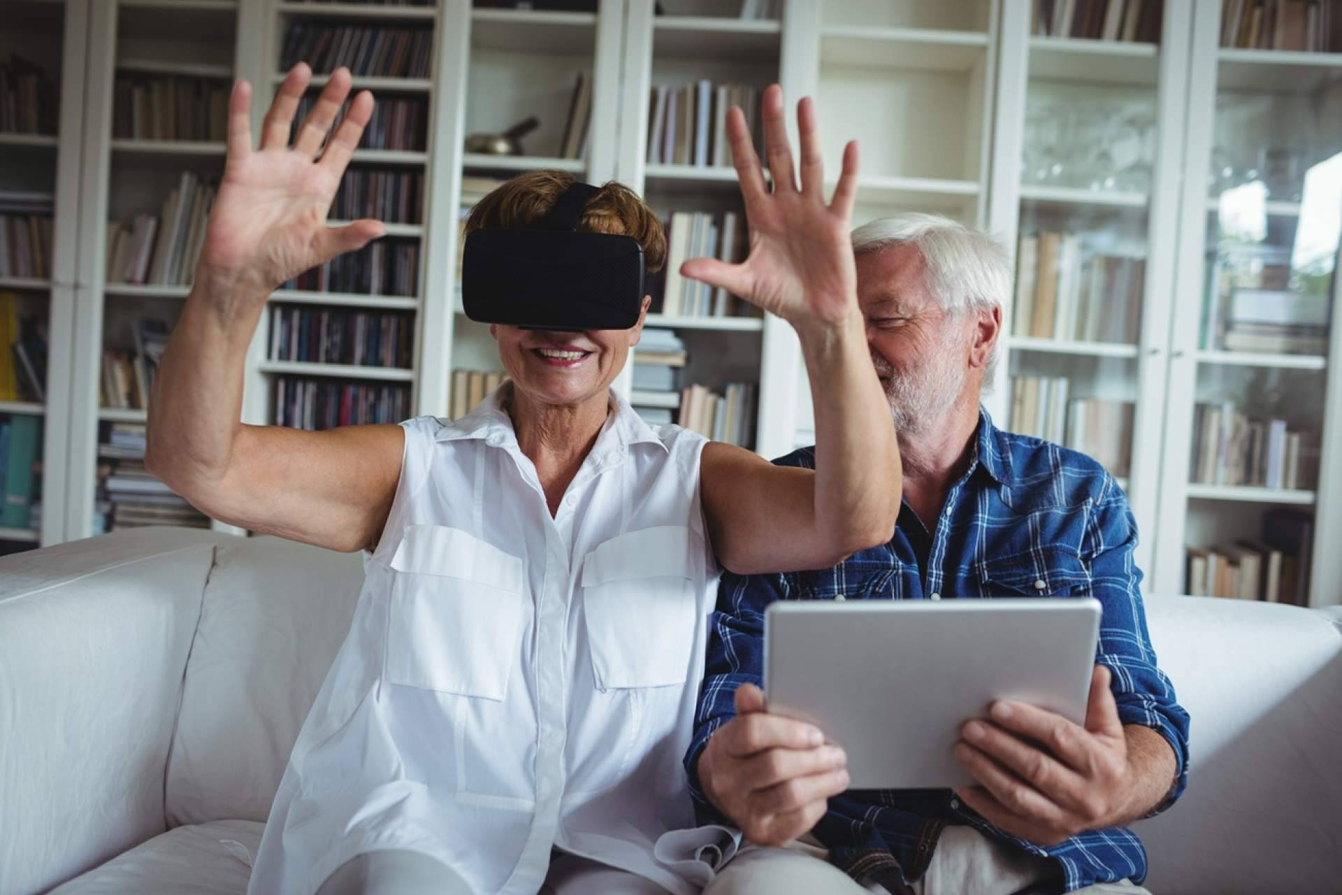 Canal Sénior impulsa el aprendizaje de inteligencia artificial mediante actividades abiertas y online