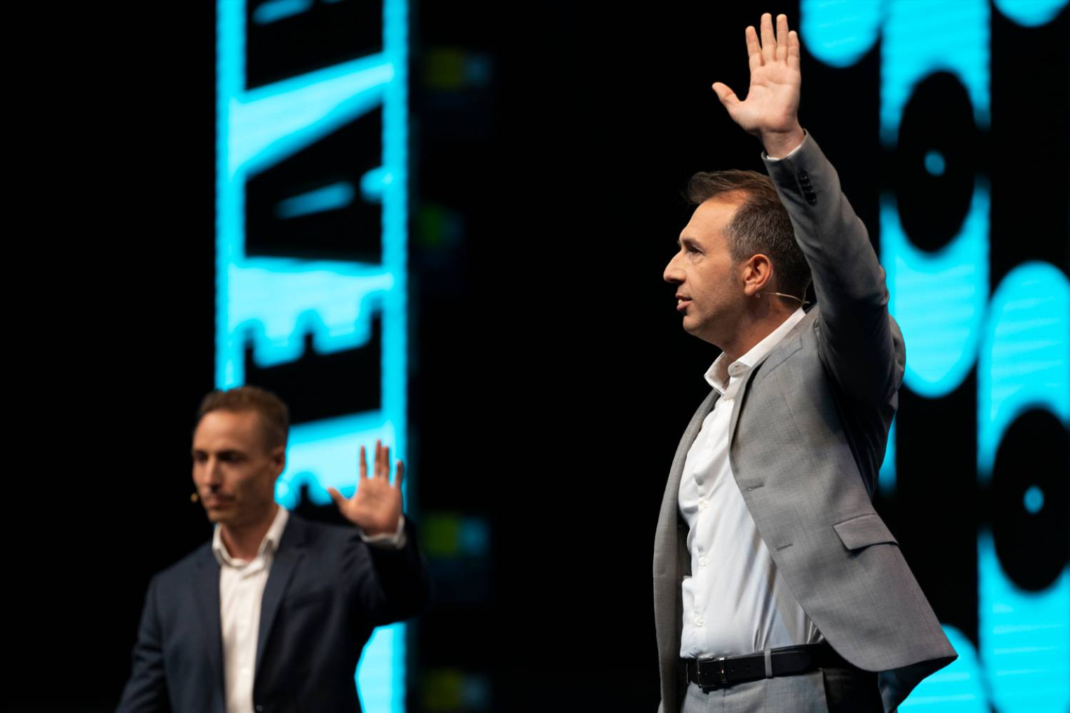 Alfonso y Christian ofrecen consultoría estratégica para optimizar ventas y negociación empresarial