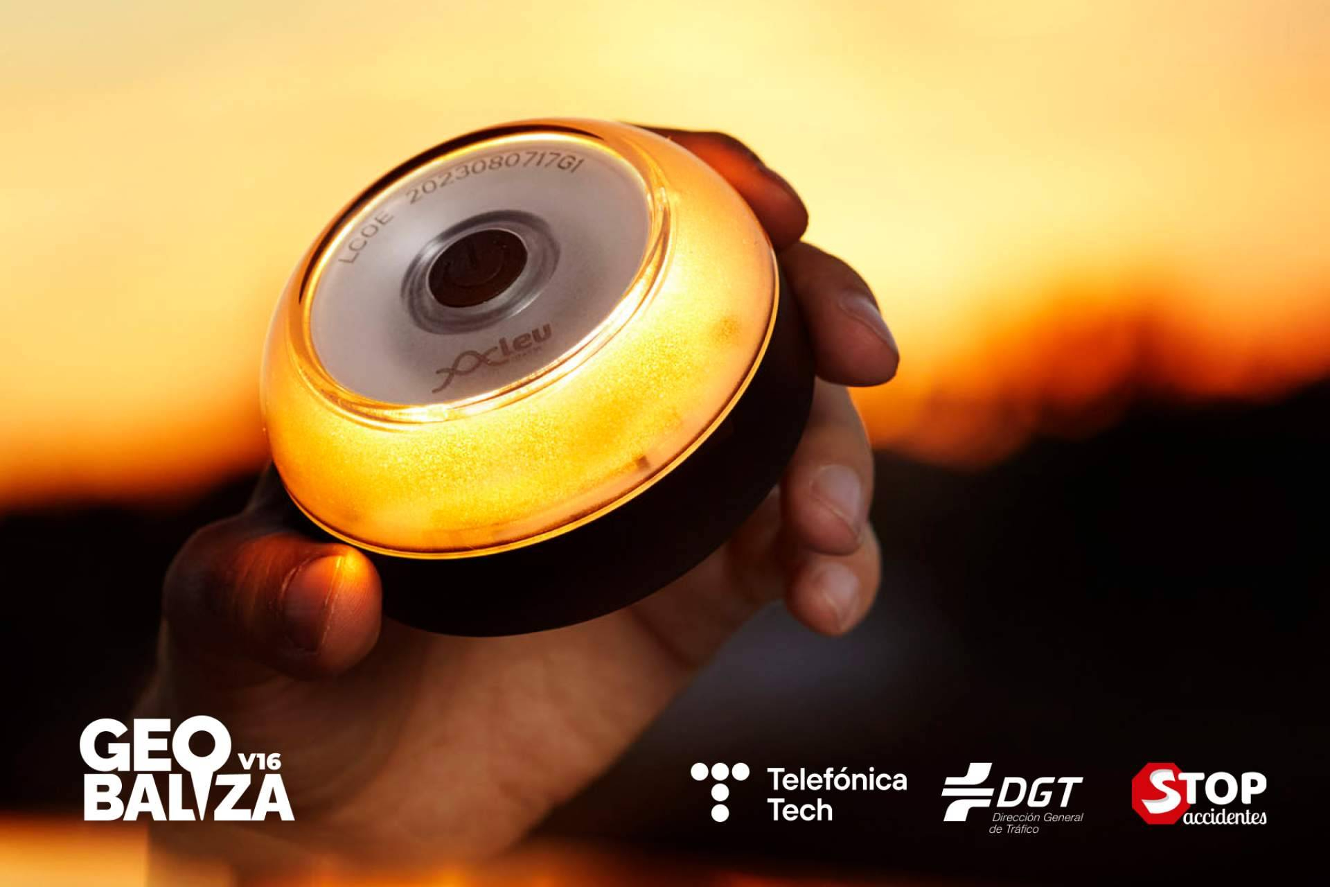GEOBALIZA presenta la baliza V16 conectada y solidaria en colaboración con SOS Accidentes